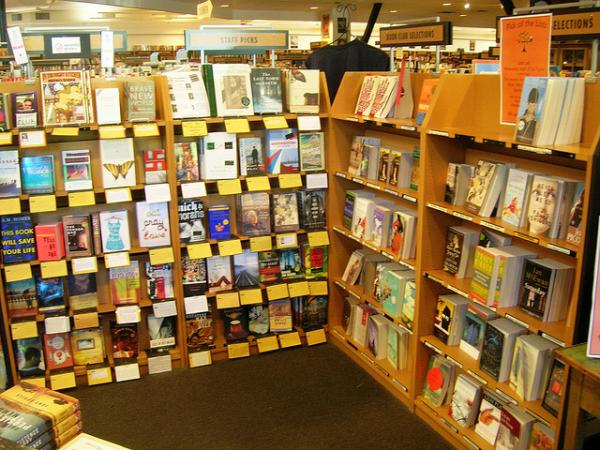 Bücherflohmarkt in Feudenheim: Lesestoff für den Urlaub