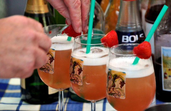 img-133961-WeinundCocktail.jpg