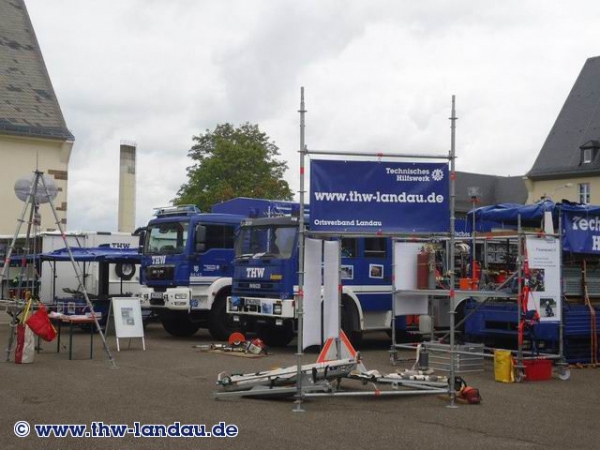 Fahrzeug- und Materialschau des THW Ortsverbands Landau