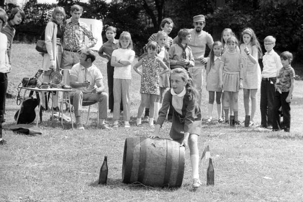 Kindertag des Stadtjugendrings, Pfrimmpark, Juni 1971