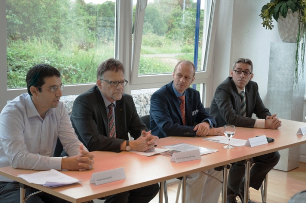 Von links nach rechts: Karassavidis, Prof. Casser, Dr. Benrath, Dr. Dusch.