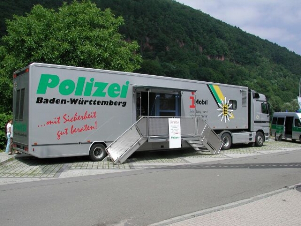 img-128558-Infotruck-POLBW.jpg
