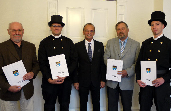 V.l.n.r.: Reinhold Schimpf, Frank Völkel, Landrat Dr. Fritz Brechtel, Robert Dausmann und Kim Schmitt