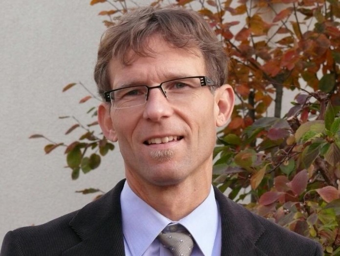 Dr. Uwe Schwab