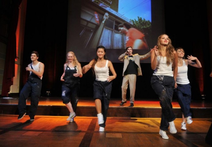 Die HipHop-Gruppe „Alphabeats“ aus dem Haus der Jugend und Toni L