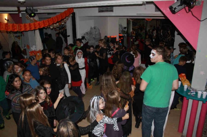 Bei der Halloweenparty des „Teams offene Jugendarbeit“ ging es hoch her.