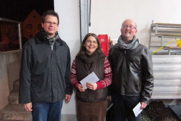v.l.n.r.: Eric Wenzel (Fraktionsvorsitzender der FWG Weidenthal), Anja Sachs (Gemeindereferentin als Vertreterin der kath. Kita "St. Elisabeth"), Pfarrer Frank Wiehler (Vertreter der prot. Kita "Abraxas")