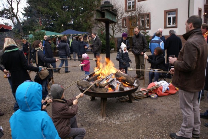 img-124822-PM2_Benefizweihnachtsmarkt_2.jpg