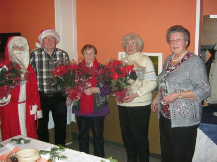 Nikolaus (Eva Poetsch); Knecht Rupprecht (Reinhold Schubert), Chronistin Adelheid Kastauer, Kassenverwalterin Kathrin Haag, Chefin Edda Cronauer