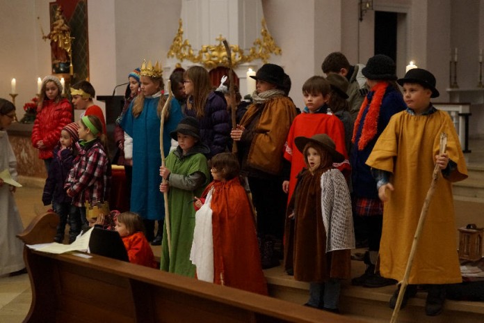 img-122764-121224-Kinderkrippenfeier-1-HolgerKnecht.jpg