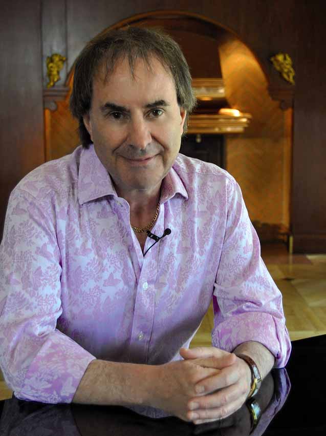 CHRIS DE BURGH gastiert mit seiner Band in der SAP Arena Mannheim