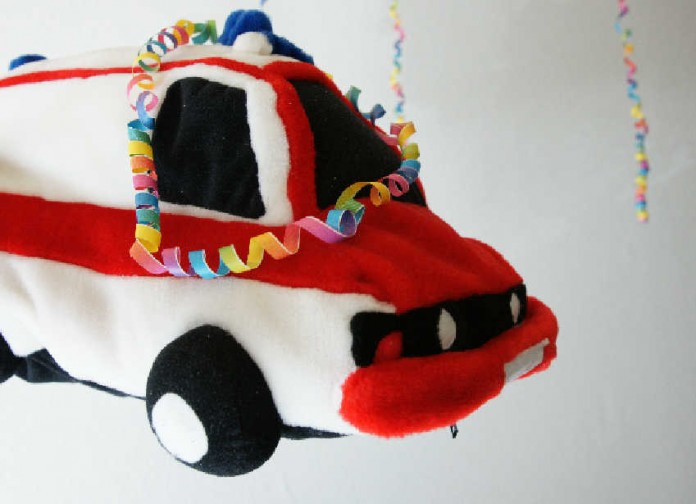 img-118856-Fasching-Krankenwagen.jpg