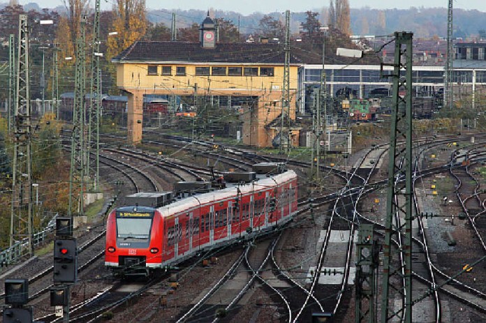 img-118724-Bahn-002-HK_5.jpg