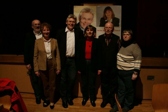 Kreisbeigeordneter Claus Potje, die ehemalige Landtagsabgeordnete Hildrun Siegrist, Landrats-Kandidat Reinhold Niederhöfer, Bundestags-Kandidatin Heike Mrosek-Handwerk, Ortsvereinsvorsitzender Günther Semmelsberger, Fraktionsvorsitzende Hanne Hartmann.