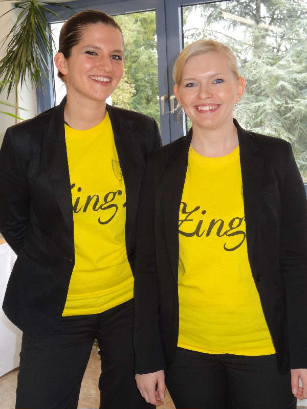 Wenn die Marketing-Kampagne von Larissa Dehn und Maria Taubert Erfolg hat, wird der von ihnen kreierte Drink „Zing“ das Kultgetränk des Sommers 2013.