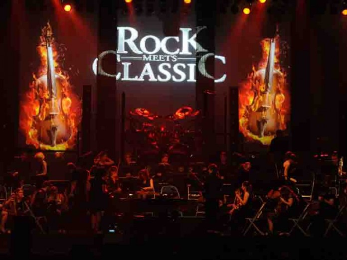 Drei Stunden beste Rockmusik, begleitet von einem Symphonie Orchester, begeisterte das Publikum in der SAP Arena.