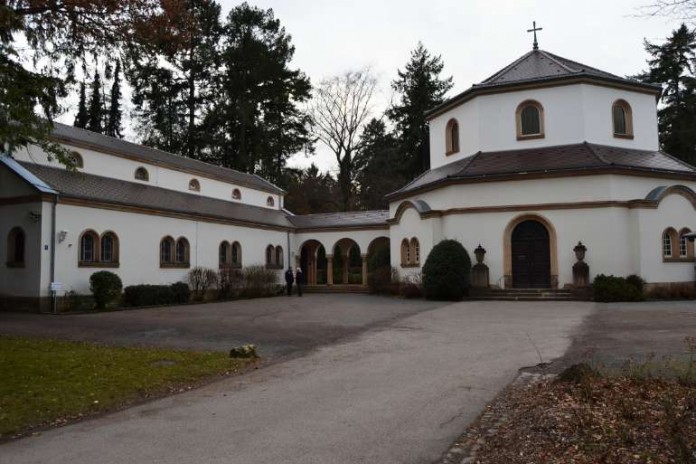 Trauer- und Leichenhalle