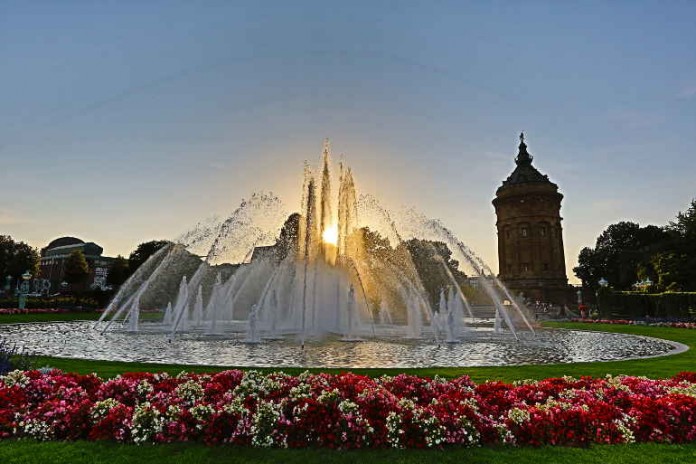 Bald wieder in voller Pracht: Die Wasserspiele am Mannheimer Wasserturm