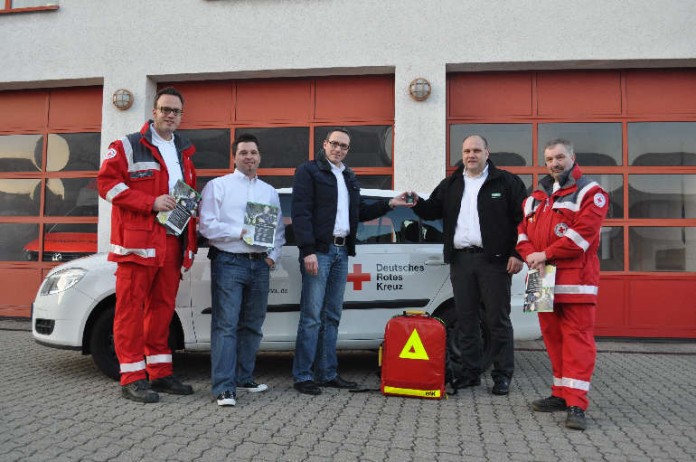 v.l.n.r.: Peter Wollny (stellv. Vorsitzender DRK Landau), Jochen Lang (Kreisbereitschaftsleiter DRK Landau), Michael Roth (Kreisgeschäftsführer DRK Landau), Steffen Herr (Firma MSA Auer), Peter Mumbach (Leiter Hausnotruf DRK Landau).