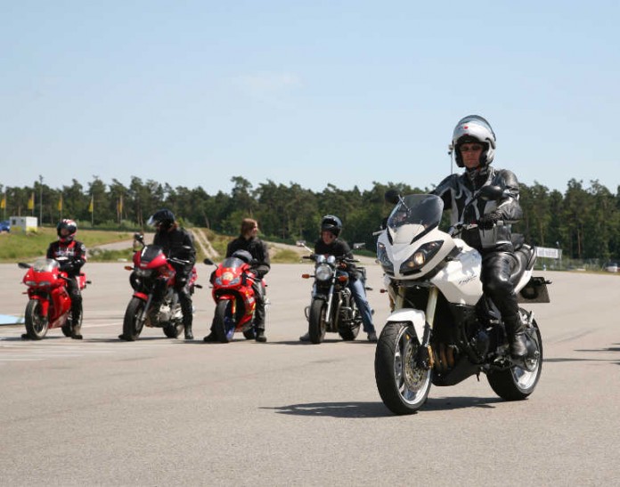 Auch die Mopeds warten auf den Frühling