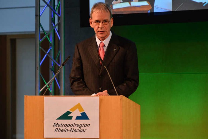 Albrecht Hornbach bei der ZMRN-Mitgliederversammlung in Heppenheim