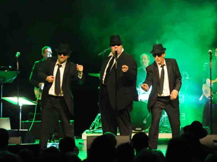 "Men in Black - the great voices show", begeisterte auf der Eisenberger Bühne