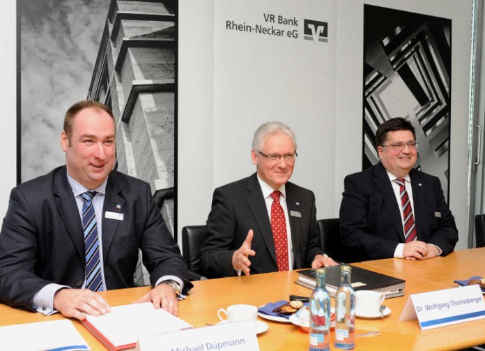 Der Vorstand präsentiert die Zahlen