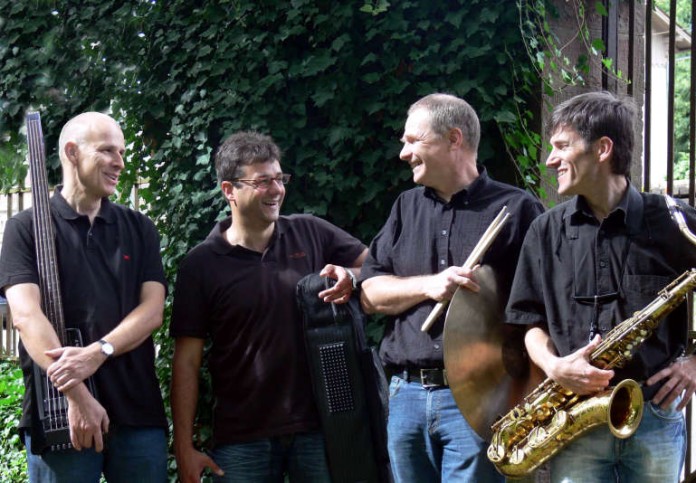 Die Band "Basement Tunes" ist eine von acht Live-Bands, die am 04.Mai in der Buchener Innenstadt spielt.