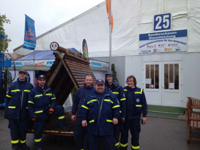 Helfer des Technischen Hilfswerks (THW)
