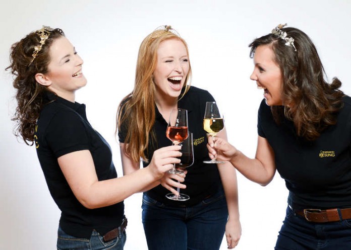 Deutscher Wein macht Laune - Die Weinhoheiten beim Umtrunk