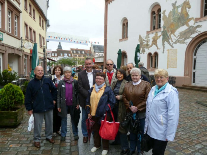 Eine Gruppe von Haguenauern hat Landau besucht.