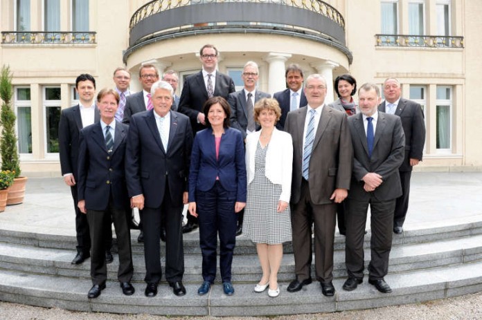 Ministerpräsidentin Malu Dreyer ruft die weiterführenden Schulen in Rheinland-Pfalz auf, am 18. November 2013 einen Elternabend zum Thema „Berufsorientierung“ zu veranstalten.