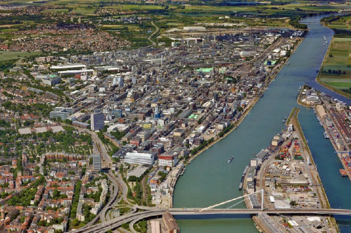Werksfoto der BASF in Ludwigshafen.