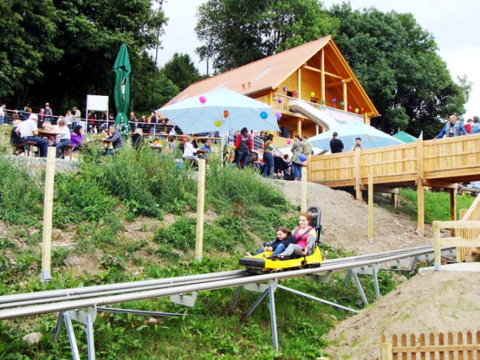 Der dritte Geburtstag von "Odenwaldbob" wird gebührend gefeiert. Die Betreiberfirma bietet Freifahrten und Überraschungen für die Besucher