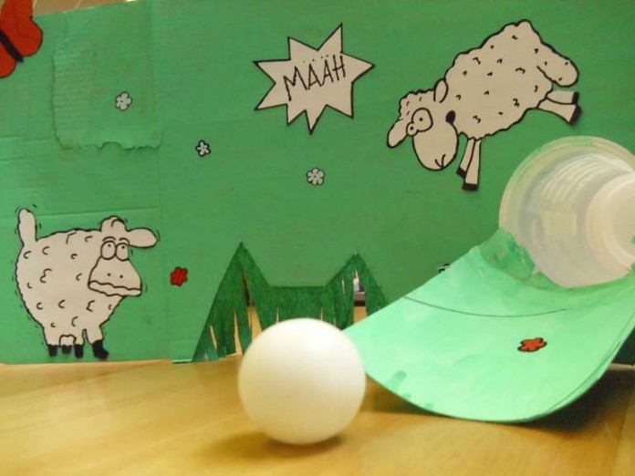 Minigolfstation basteln: Sommerferienprogramm in der Pfalzbibliothek