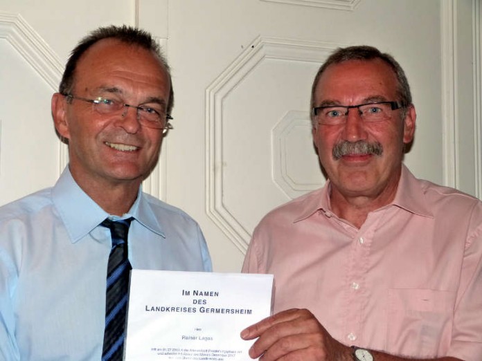 Landrat Dr. Fritz Brechtel und Rainer Lagas bei der Verabschiedung