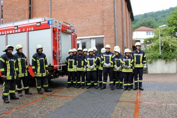 Teilnehmer der Feuerwehrtechnischen Grundbildung