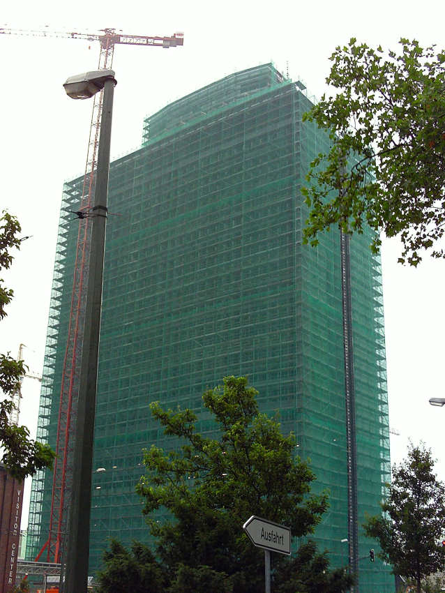 Das Friedrich-Engelhorn-Hochhaus prägt das Ludwigshafener Stadtbild. Auf Wunsch der BASF hat die Stadtverwaltung Ludwigshafen dem Abrissantrag stattgegeben.