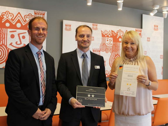 vlnr. Alexander Flockerzie, Bernhard Reiter, Julia Bickmann