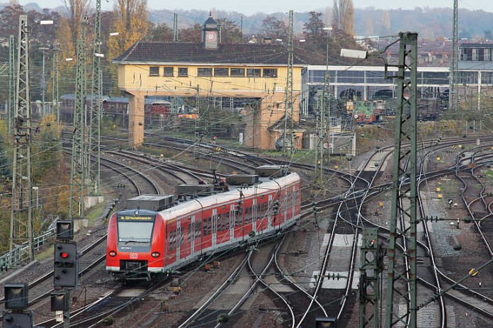 Taktverkehr erspart Parkplatzsuche – NEU: Am zweiten Kerwewochenende auch Zusatzzüge von und nach Eisenberg