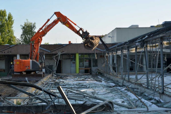 Abrissarbeiten auf dem Gelände der Johannes-Diakonie. Hier soll ab nächstem Frühjahr die neue Diakonie-Klinik entstehen
