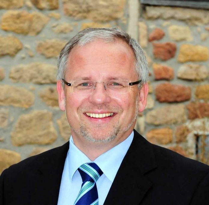 Neu gewählter Vorstand der Stiftung Hambacher Schloss: Hans-Ulrich Ihlenfeld Landrat für den Landkreis Bad Dürkheim