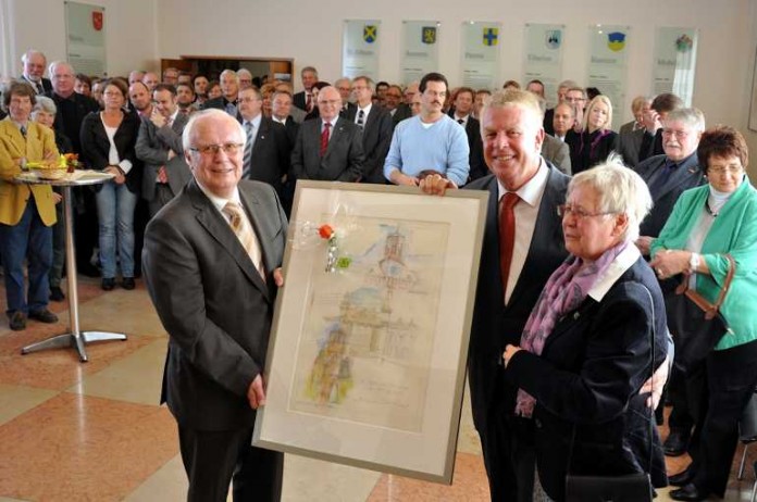 Abschied von Klaus Hagemann im Wormser Rathaus - v. links: Klaus Hagemann, OB Michael Kissel und Lilo Hagemann