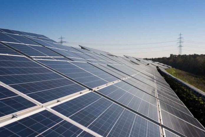 Im April 2013 ging die bisher größte Solaranlage der Stadtwerke Heidelberg auf der ehemaligen Deponie Feilheck ans Netz.