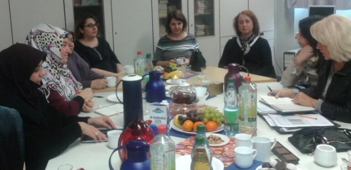 Eltern im Elterninfocafé