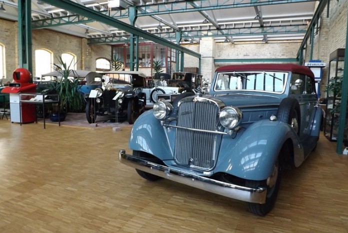 Der Maybach SW 42 wurde dem Automuseum Dr. Carl Benz als Leihgabe zur Verfügung gestellt.