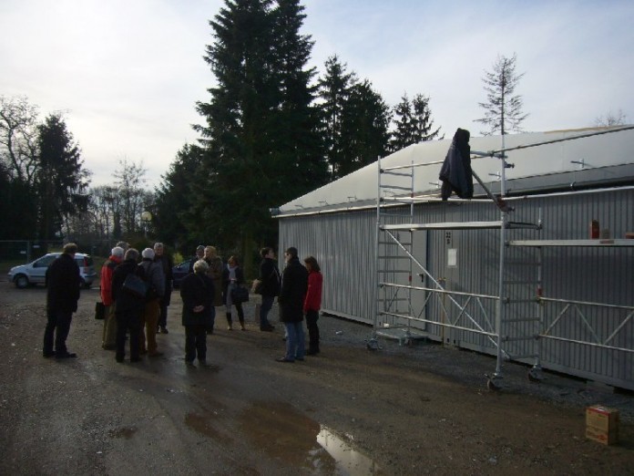 Gemeinsame Begehung und Besichtigung eines der neuen Gebäude im Rheinstettener "Silberstreifen"