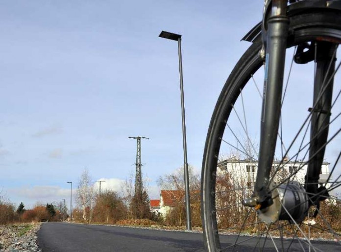 Ein hochmodernes Beleuchtungssystem sorgt für Licht nach Bedarf auf Radwegen von Heidelberg-Bahnstadt