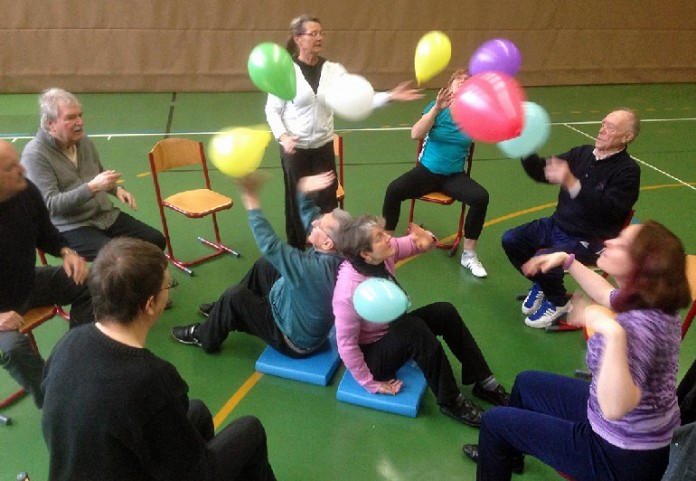 Der PSV Karlsruhe bietet in seiner Neurosport-Gruppe Menschen mit neurologischen Handicaps die Möglichkeit, in netter Gesellschaft Sport zu treiben.