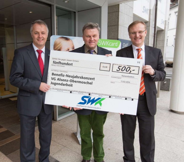 v.l. Markus Vollmer, Vorstandsmitglied der SWK, Arno Mohr, Bürgermeister der Verbandsgemeinde Alsenz-Obermoschel, Roland Warner, Vorstandsmitglied der SWK